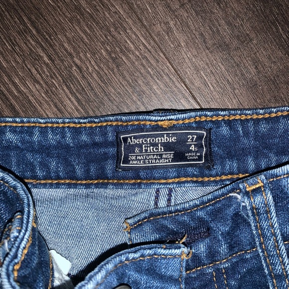 Abercrombie Zoe Natural Rise Ankle Striaght Jeans ! - Picture 2 of 2